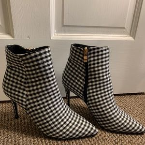 Lulus Pointed black&white checkered heal bootie